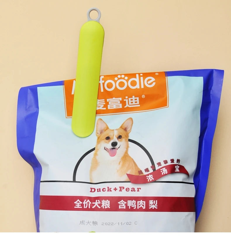 Premium Pet Food Scoop with Clip – Portable Measuring Scoop for Dog & Cat Food